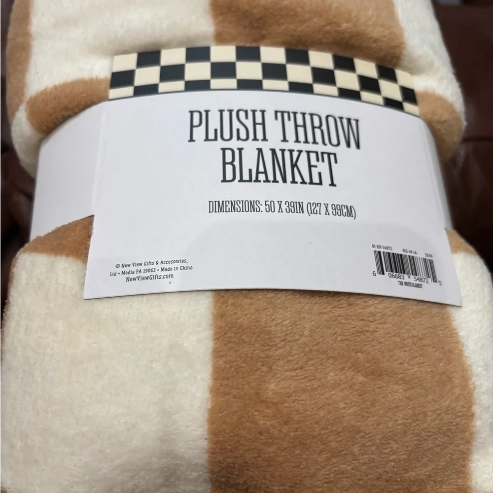 NWT Tan/White Check Plush Blanket 50x39 inches